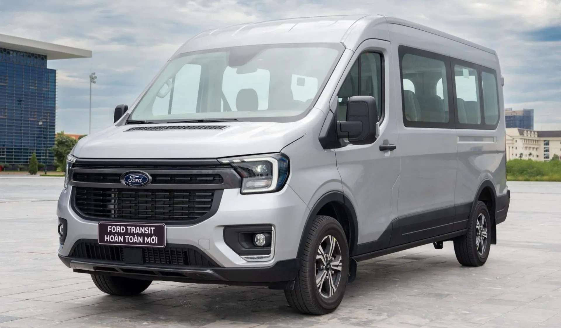 Hình ảnh xe FORD TRANSIT TREND 4X2AT 2025
