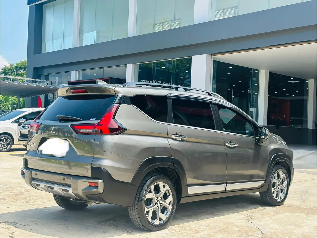 Hình ảnh xe XPANDER CROSS NÂU 2024