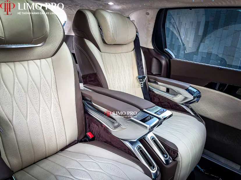 Hình ảnh xe 🌟 NÂNG CẤP NỘI THẤT LIMOUISINE – TONE NÂU KEM SANG TRỌNG, TINH TẾ