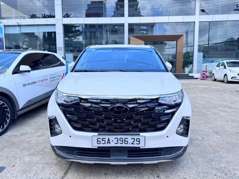 Hình ảnh xe HYUNDAI CUSTIN 2.0 CAO CẤP 2023 - 17159 KM