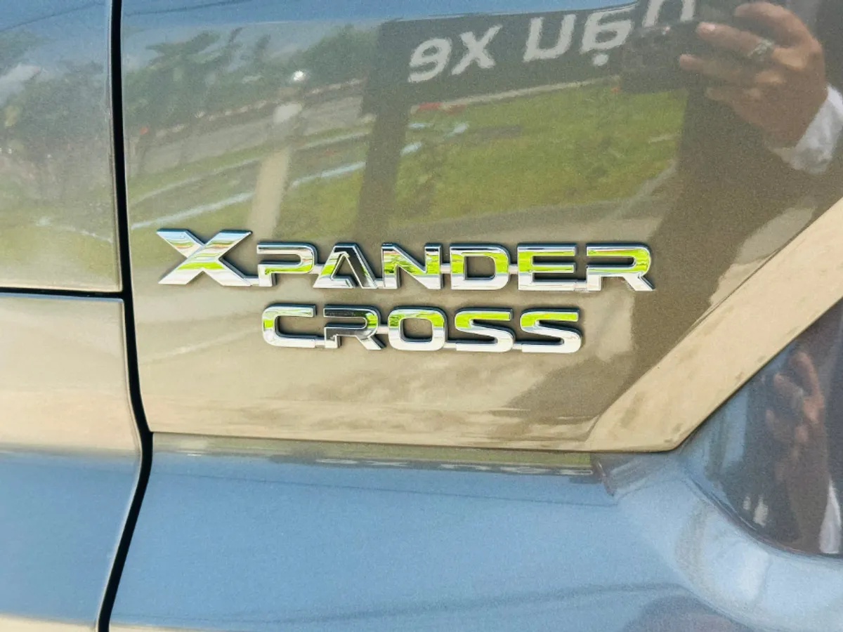 Hình ảnh xe XPANDER CROSS NÂU 2024