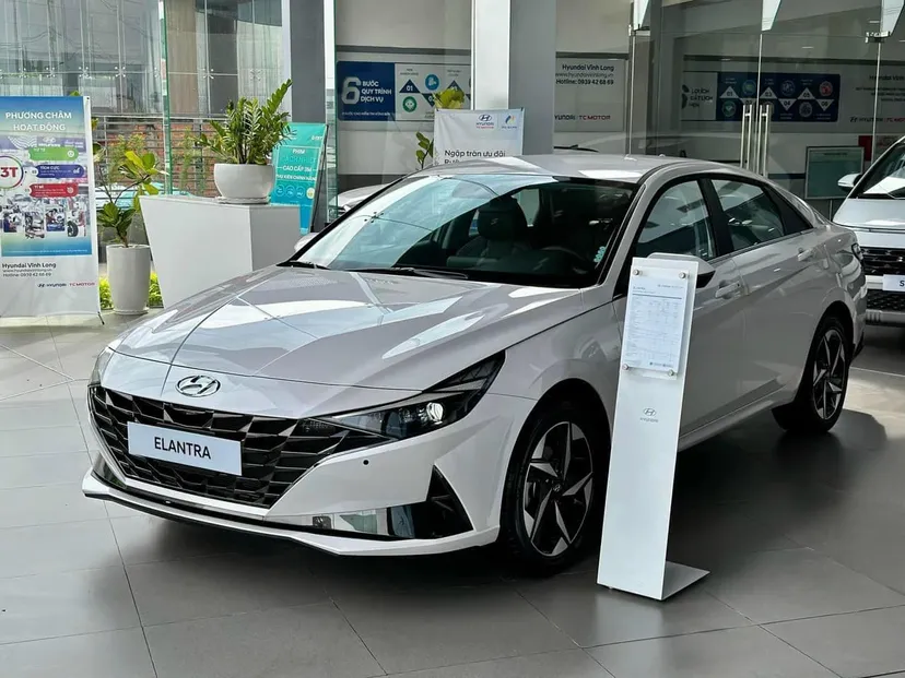 Hình ảnh xe HYUNDAI ELANTRA 2.0 2025 - TRẮNG