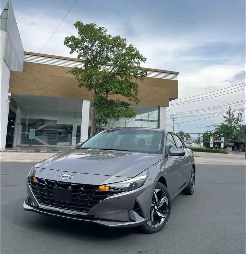 Hình ảnh xe HYUNDAI ELANTRA 2.0 2025 - TRẮNG