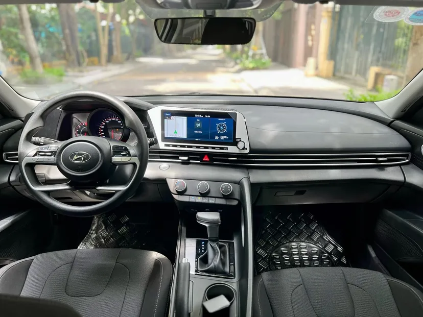 Hình ảnh xe HYUNDAI ELANTRA 2.0 2025 - TRẮNG