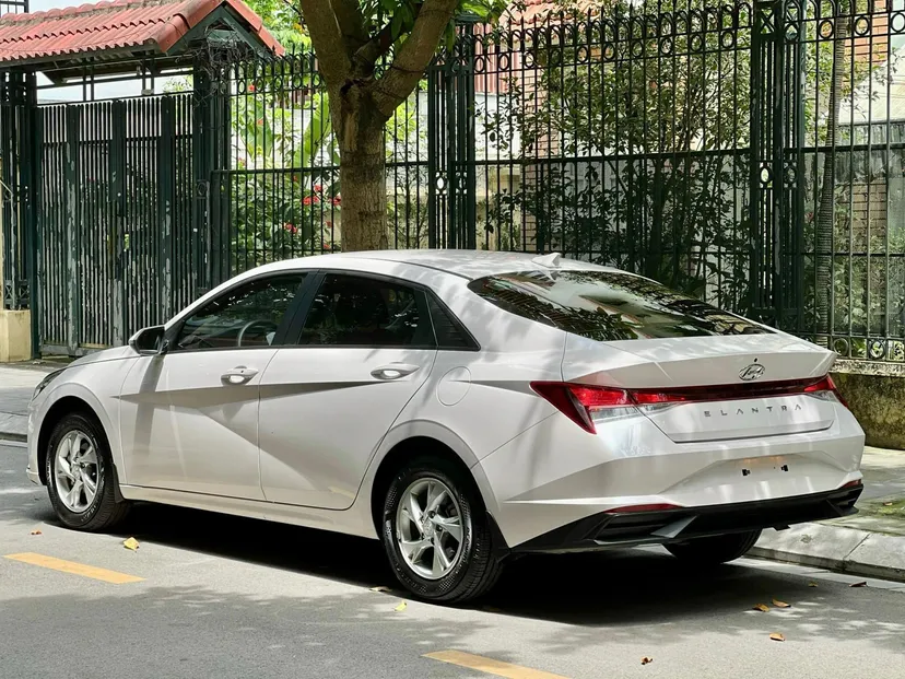 Hình ảnh xe HYUNDAI ELANTRA TIÊU CHUẨN 2025 - TRẮNG
