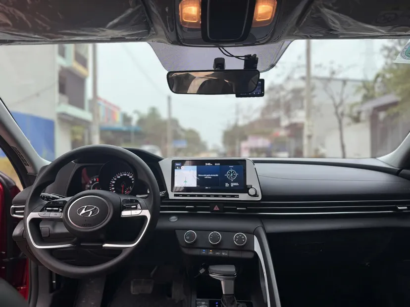 Hình ảnh xe HYUNDAI ELANTRA TIÊU CHUẨN 2025 - ĐỎ