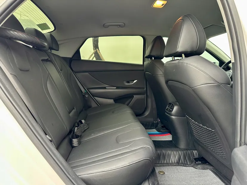 Hình ảnh xe HYUNDAI ELANTRA 2.0 2025 - TRẮNG