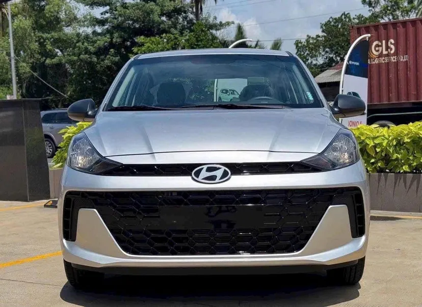 Hình ảnh xe HYUNDAI I10 SEDAN MT 2025 - BẠC
