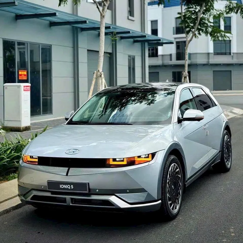 Hình ảnh xe HYUNDAI IONIQ 5 2025 - BẠC