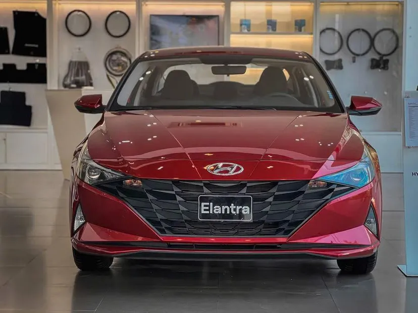 Hình ảnh xe HYUNDAI ELANTRA 1.6 TIÊU CHUẨN 2025 - ĐỎ