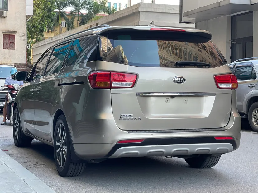 Hình ảnh xe Kia Sedona GATH 2016 bản xăng cao cấp
