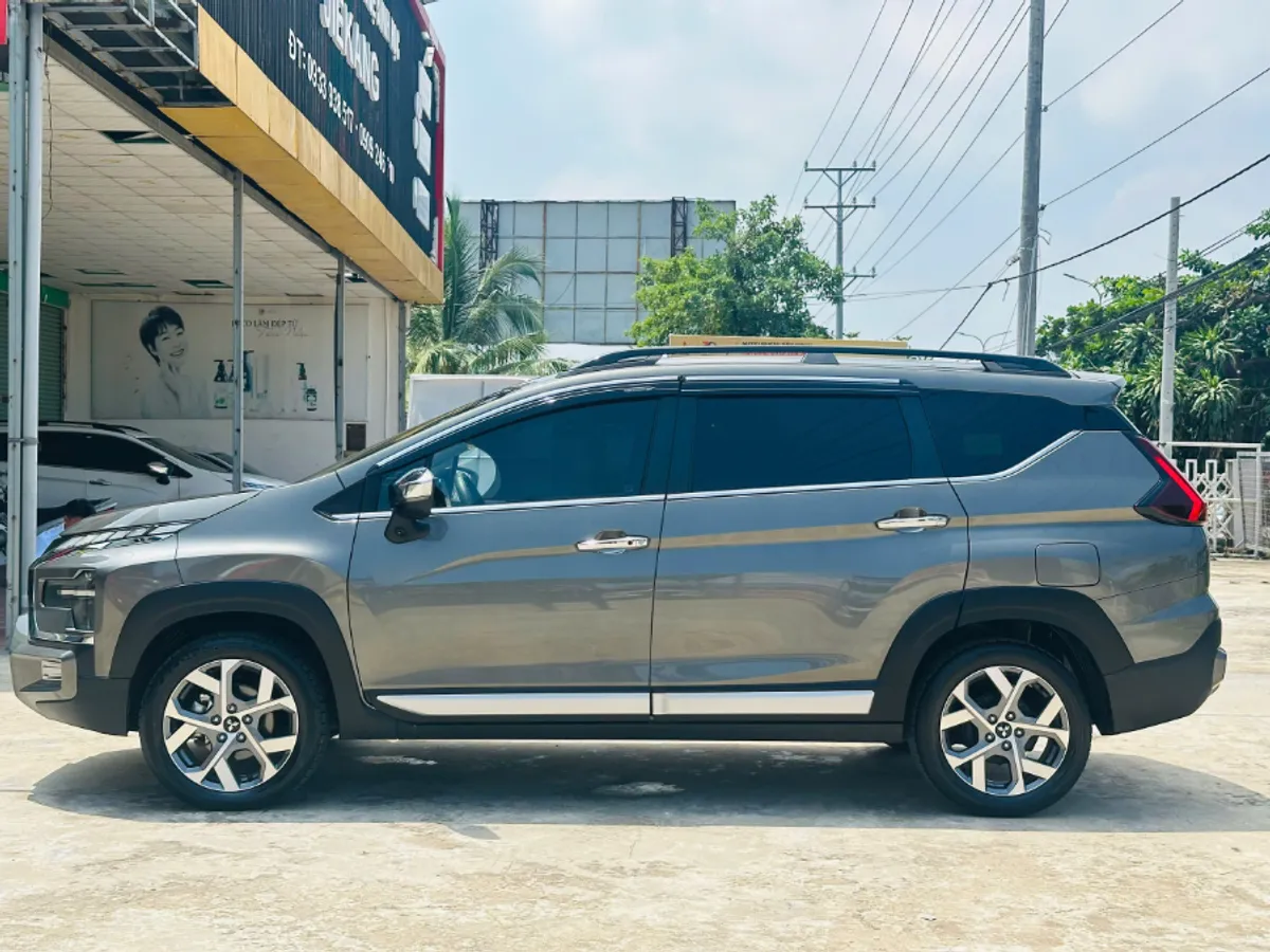 Hình ảnh xe XPANDER CROSS NÂU 2024