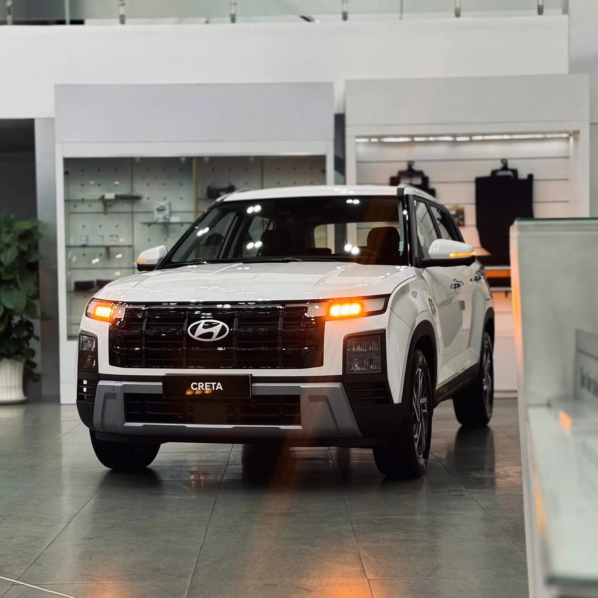 Hình ảnh xe HYUNDAI CRETA CAO CẤP 2025 - TRẮNG