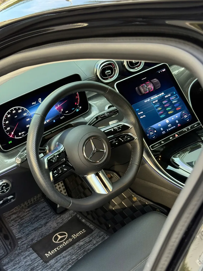 Hình ảnh xe Mercedes C300 AMG bản V1 2024 mẫu All New