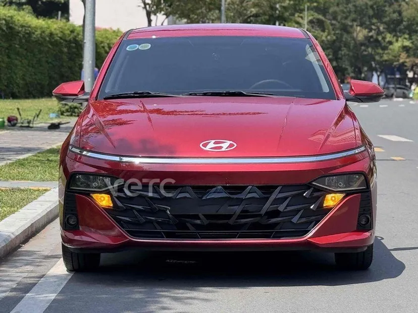Hình ảnh xe Hyundai Accent 2024 Đỏ 5.700 km