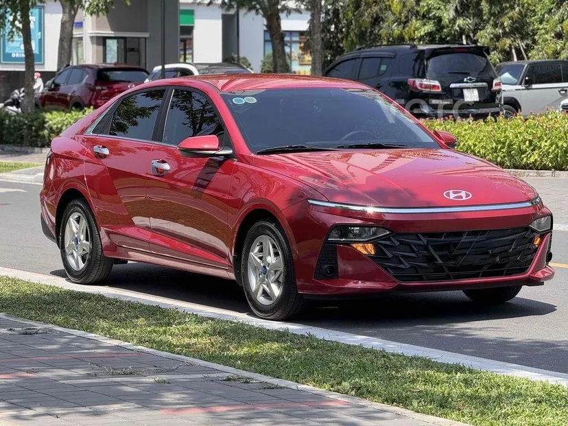 Hình ảnh xe Hyundai Accent 2024 Đỏ 5.700 km