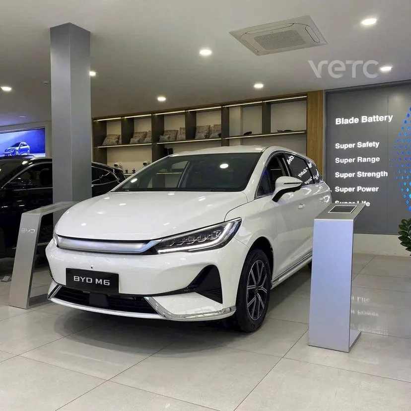 Hình ảnh xe BYD M6 2025 Trắng