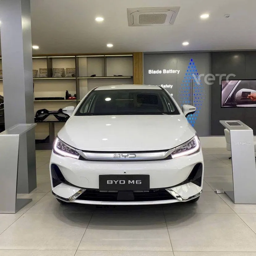 Hình ảnh xe BYD M6 2025 Trắng