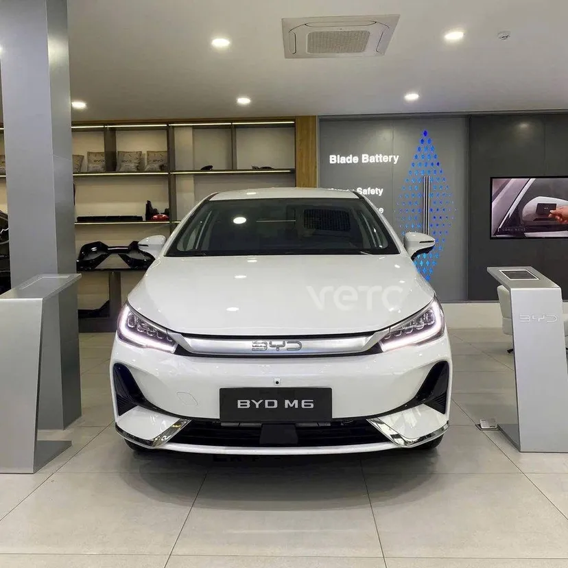 Hình ảnh xe BYD M6 2025 Trắng