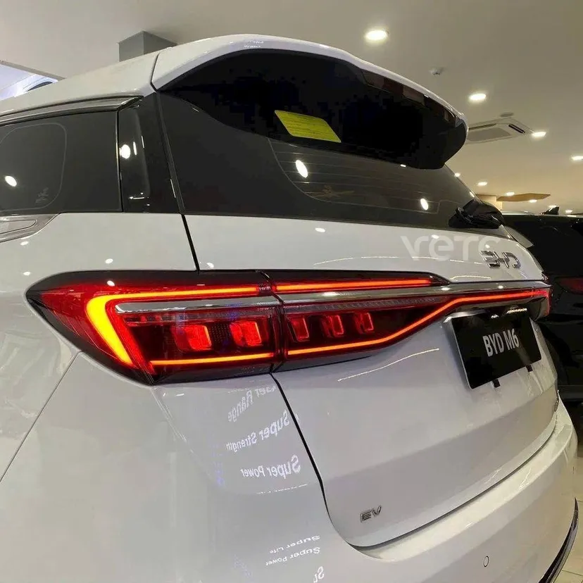 Hình ảnh xe BYD M6 2025 Trắng