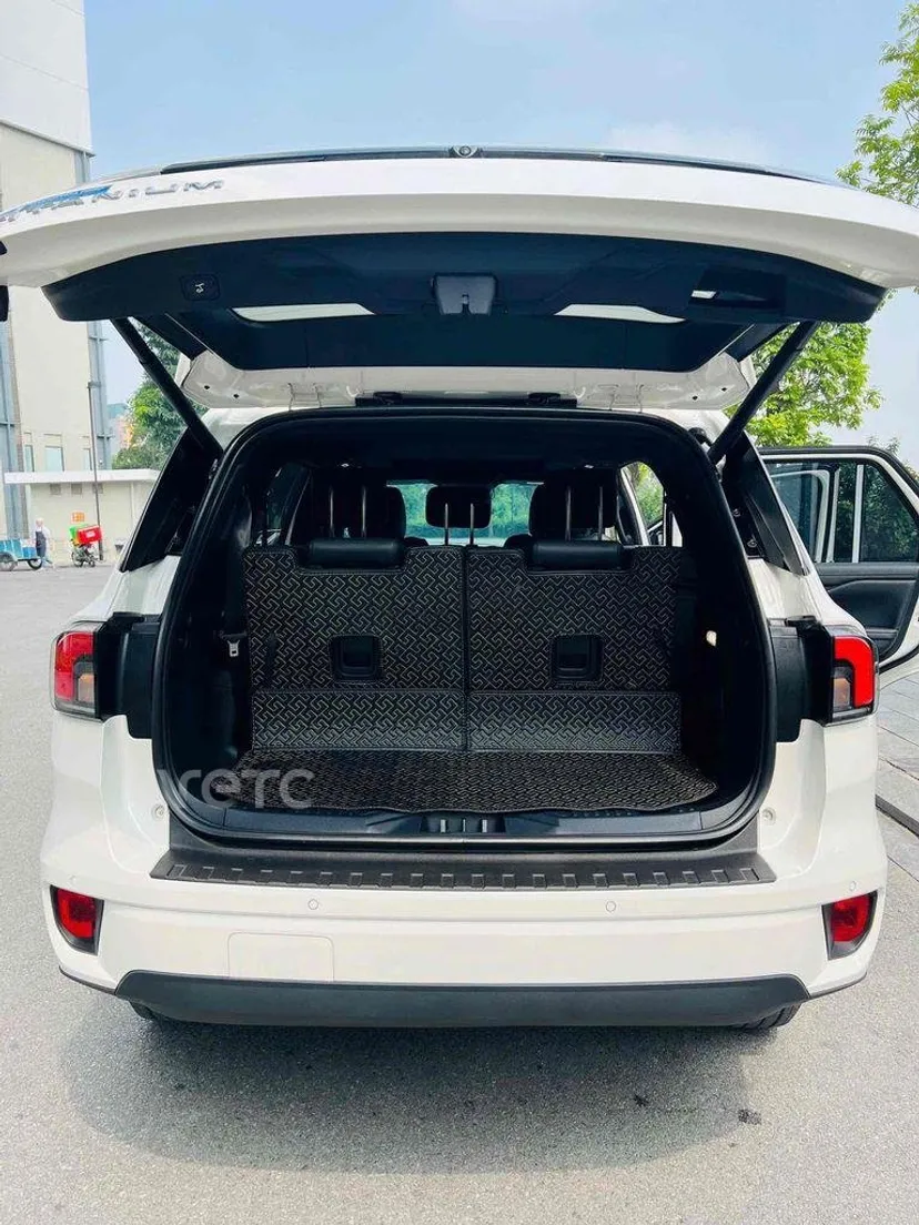 Hình ảnh xe Ford Everest 2024 Trắng 40.000 km