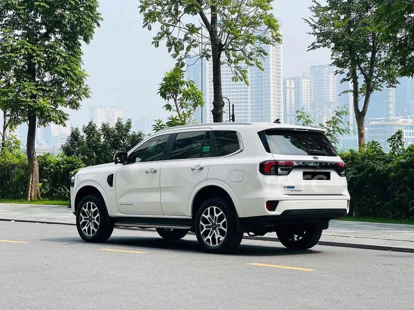 Hình ảnh xe Ford Everest 2024 Trắng 40.000 km