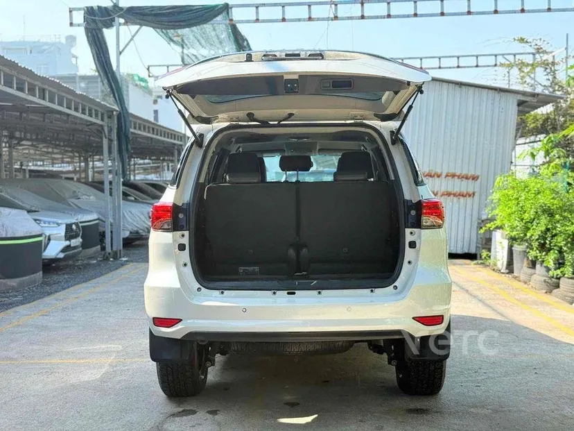 Hình ảnh xe Toyota Fortuner 2020 Trắng 107.000 km