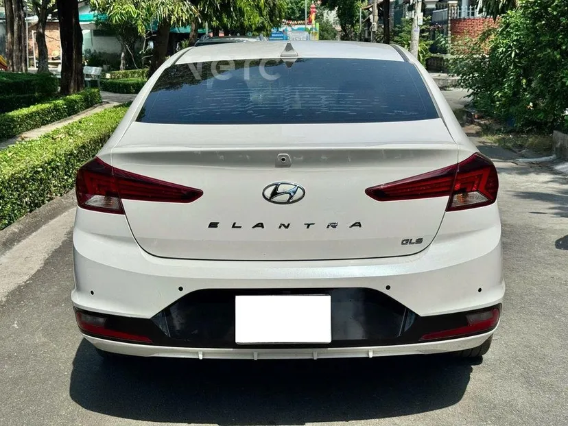 Hình ảnh xe Hyundai Elantra 2021 Trắng 56.000 km