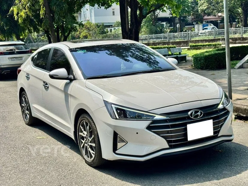 Hình ảnh xe Hyundai Elantra 2021 Trắng 56.000 km