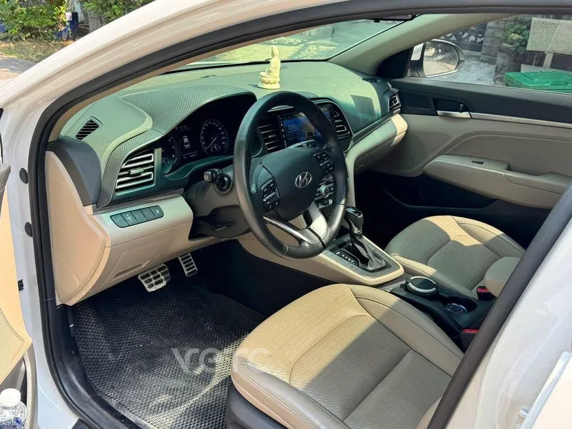Hình ảnh xe Hyundai Elantra 2021 Trắng 56.000 km