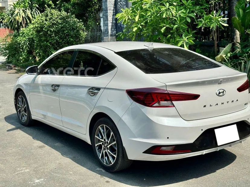 Hình ảnh xe Hyundai Elantra 2021 Trắng 56.000 km