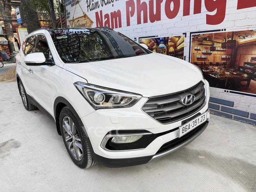 Hình ảnh xe Hyundai Santa Fe 2018 Trắng 72.000 km