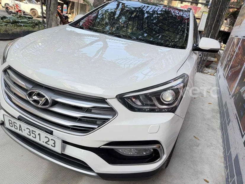 Hình ảnh xe Hyundai Santa Fe 2018 Trắng 72.000 km