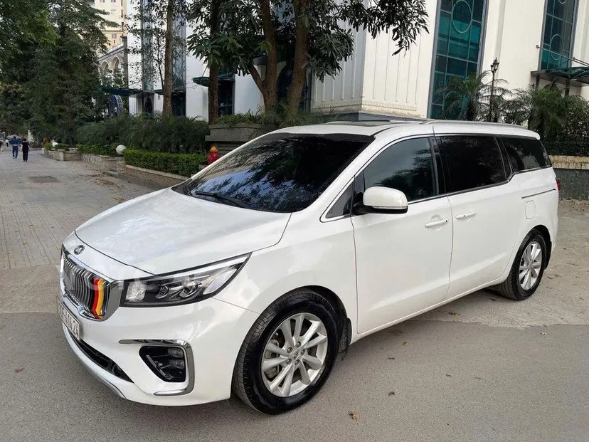 Hình ảnh xe KIA Sedona 2018 Trắng 88.000 km