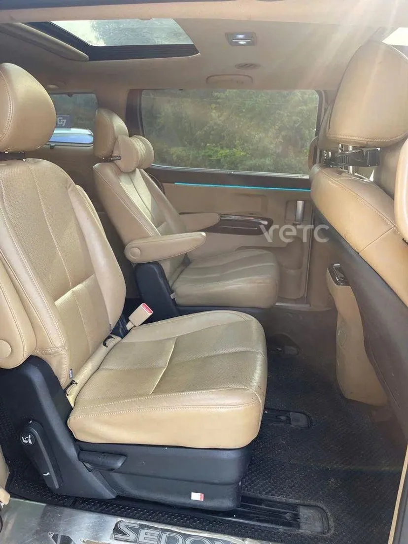 Hình ảnh xe KIA Sedona 2018 Trắng 88.000 km