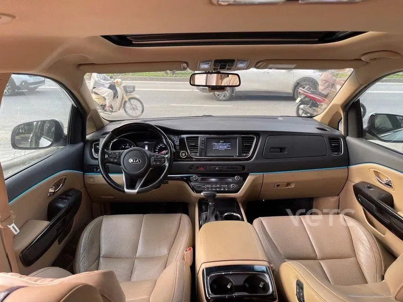 Hình ảnh xe KIA Sedona 2018 Trắng 88.000 km