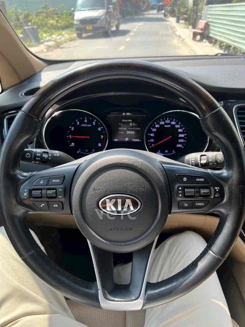 Hình ảnh xe KIA Sedona 2021 Trắng 70.000 km