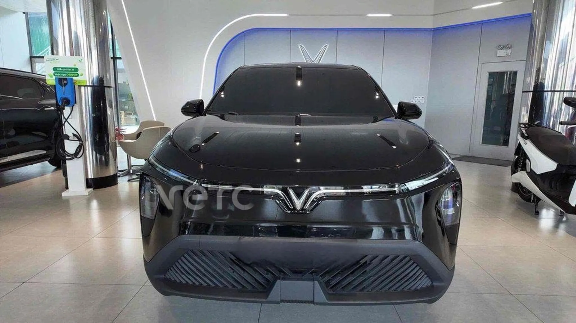 Hình ảnh xe Vinfast Limo Green 2026 Đen