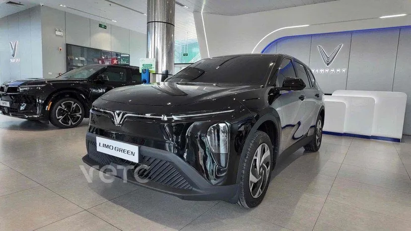 Hình ảnh xe Vinfast Limo Green 2026 Đen