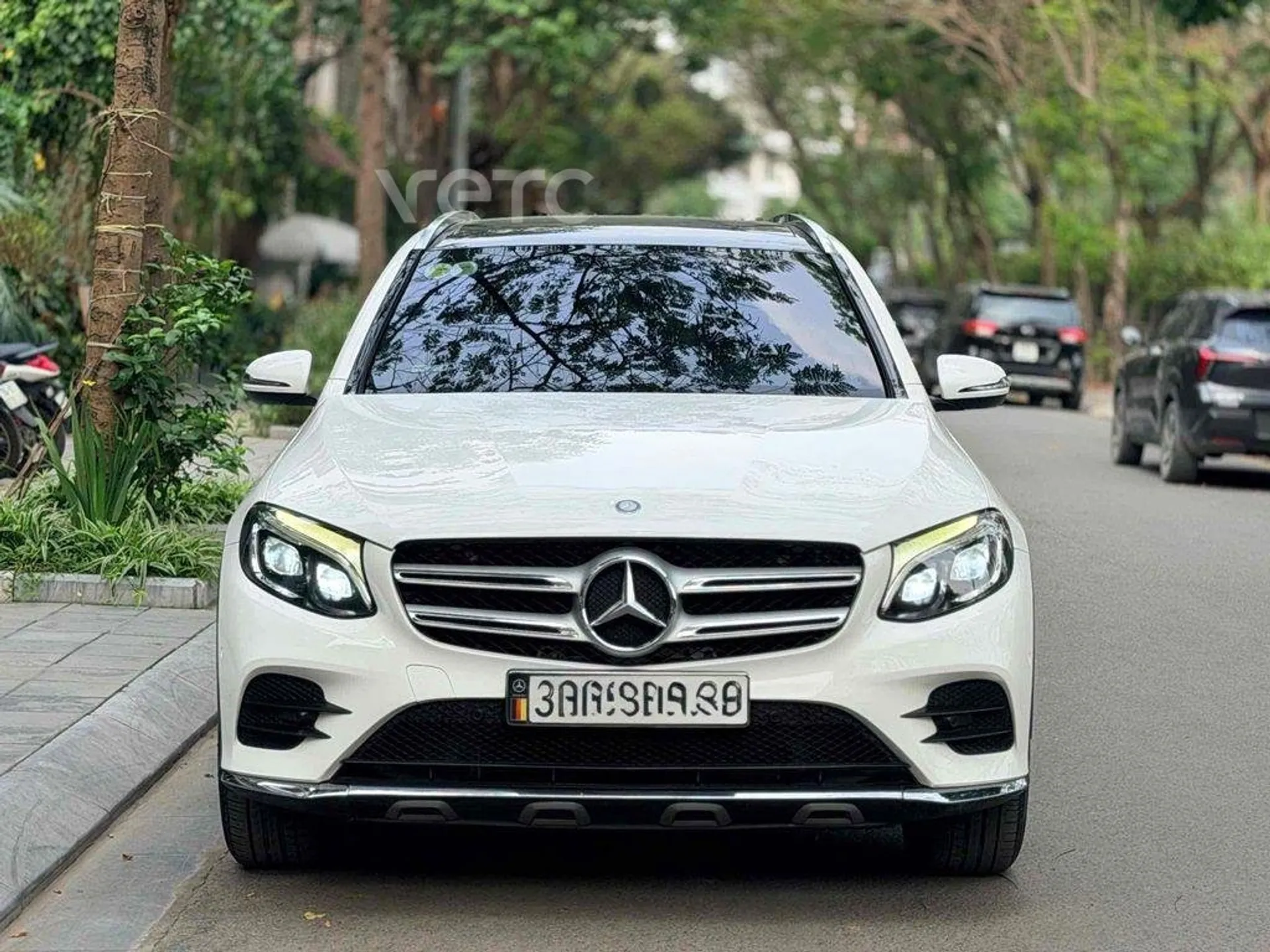Hình ảnh xe Mercedes Glc300 4matic 2016 Trắng 90.000 km