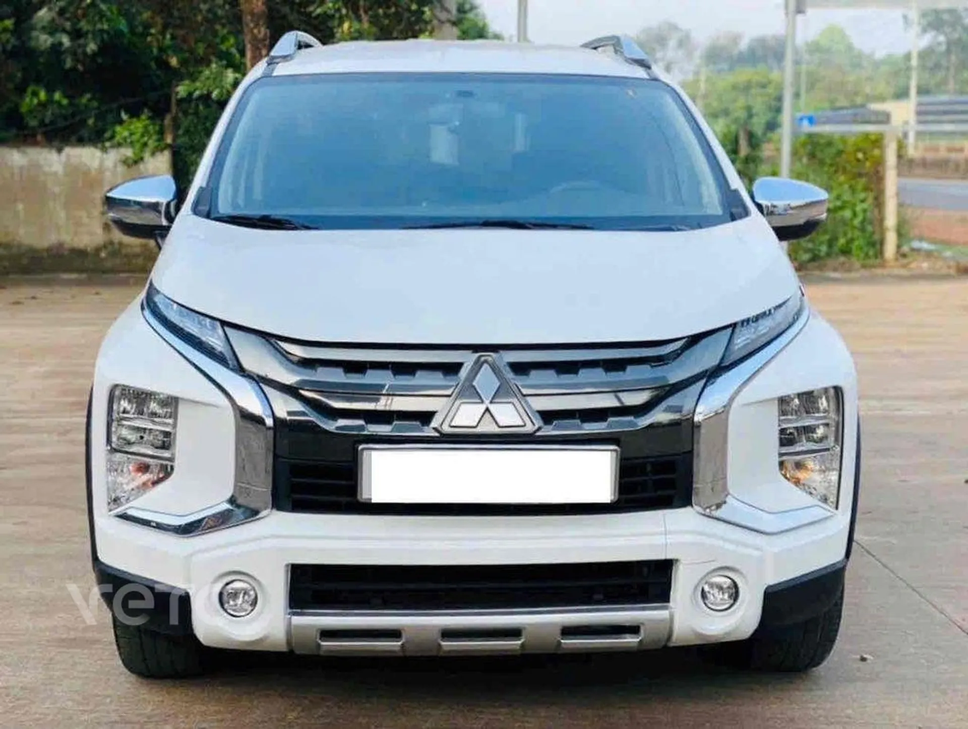 Hình ảnh xe Mitsubishi Xpander Cross 2020 Trắng 80.000 km
