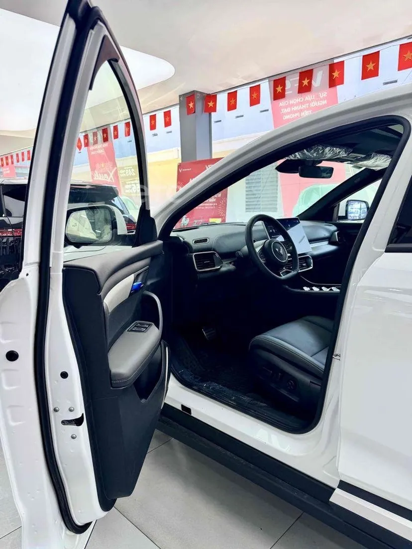 Hình ảnh xe Vinfast VF8 2026 Trắng