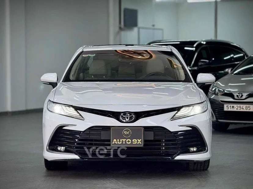 Hình ảnh xe Toyota Camry 2023 Đen 20.000 km