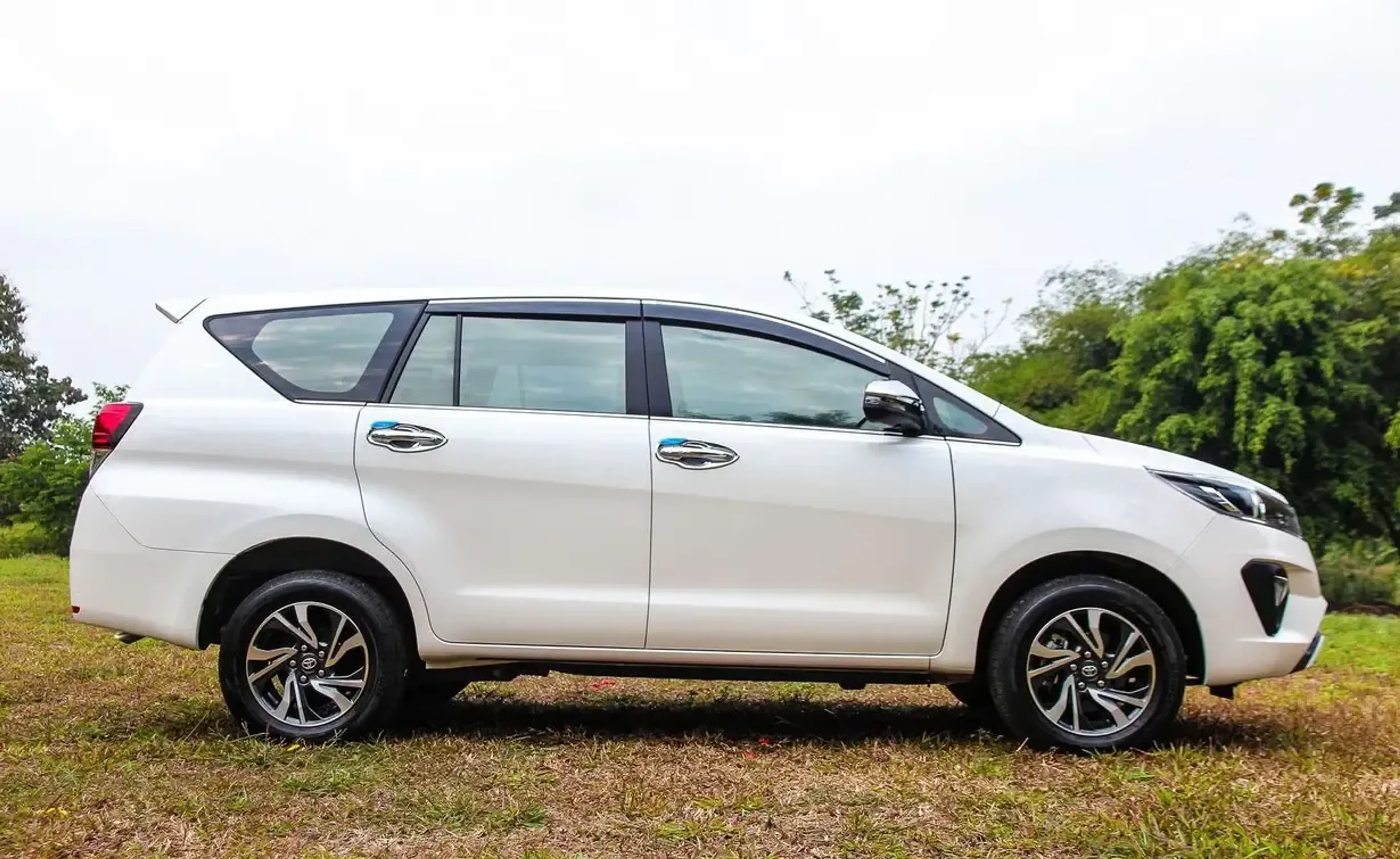 Ảnh xe Toyota Innova