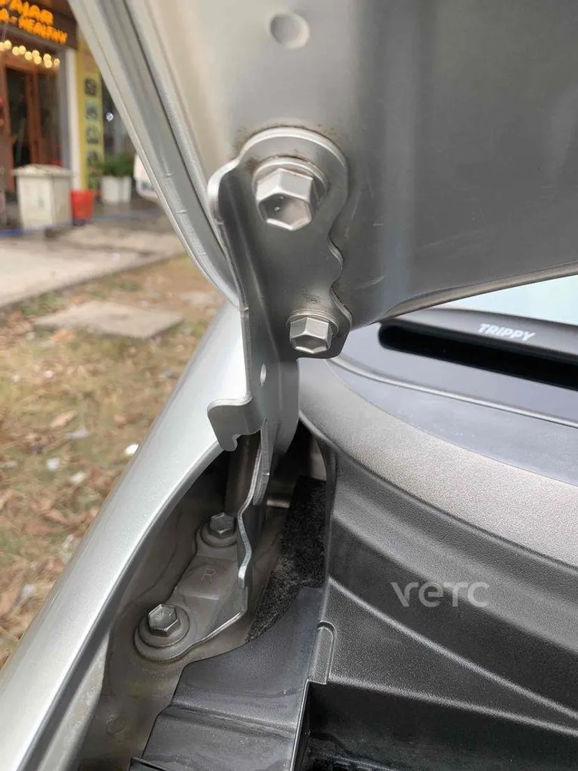 Hình ảnh xe Toyota Innova 2011 Bạc 100.000 km