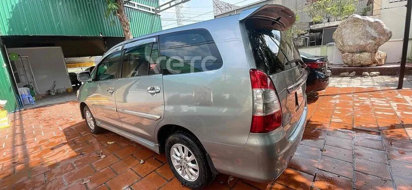 Hình ảnh xe Toyota Innova 2012 Bạc 109.000 km