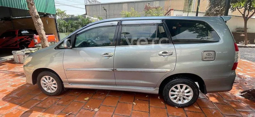 Hình ảnh xe Toyota Innova 2012 Bạc 109.000 km