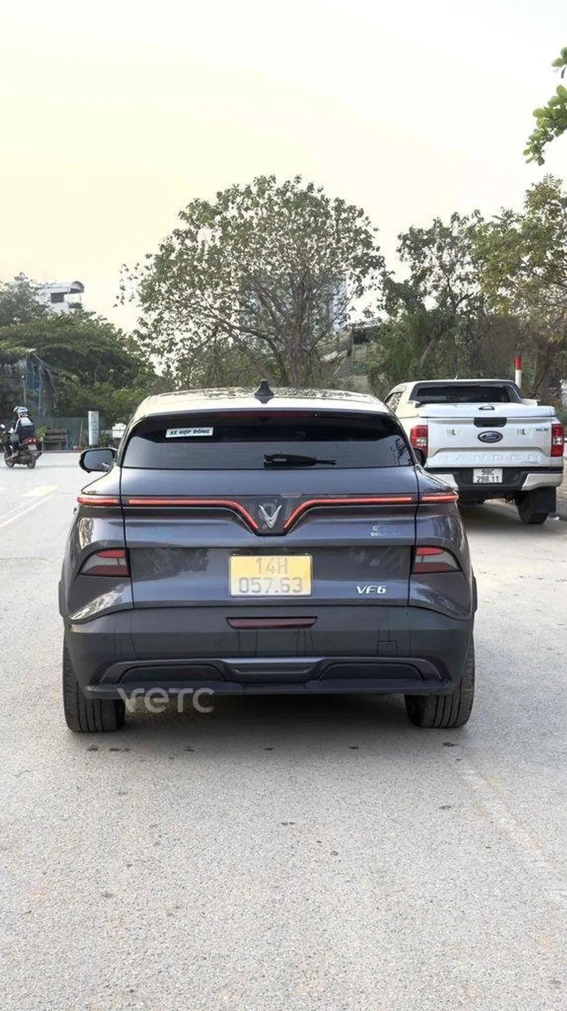 Hình ảnh xe Vinfast VF6 2024 Xám 120.000 km