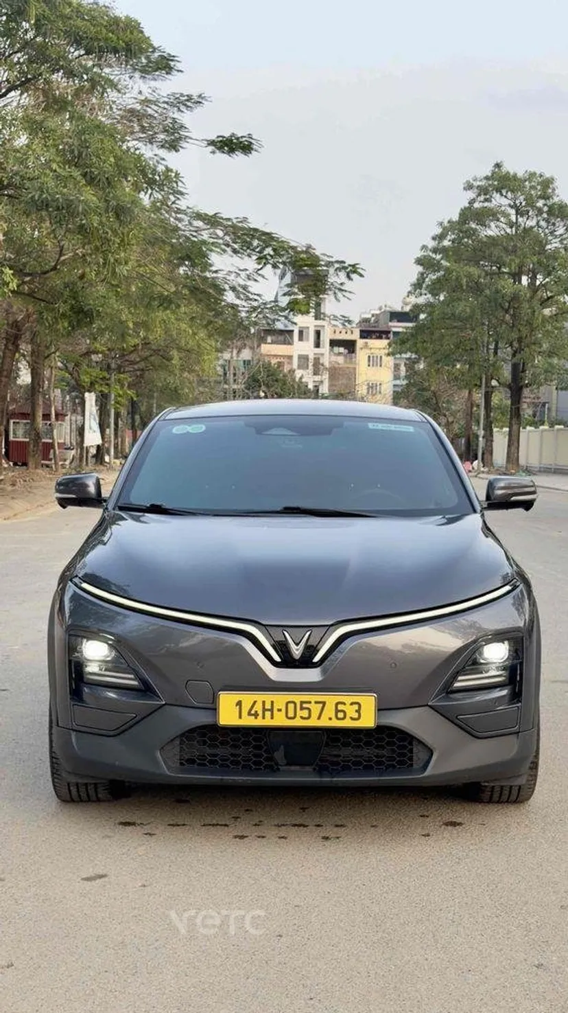 Hình ảnh xe Vinfast VF6 2024 Xám 120.000 km