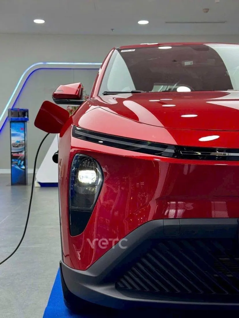 Hình ảnh xe Vinfast Limo Green 2025 Bạc